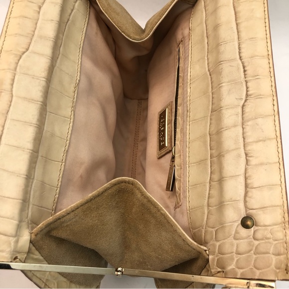 Versace Cream and Gold Textured Shoulder Bag - Picture 11 of 13